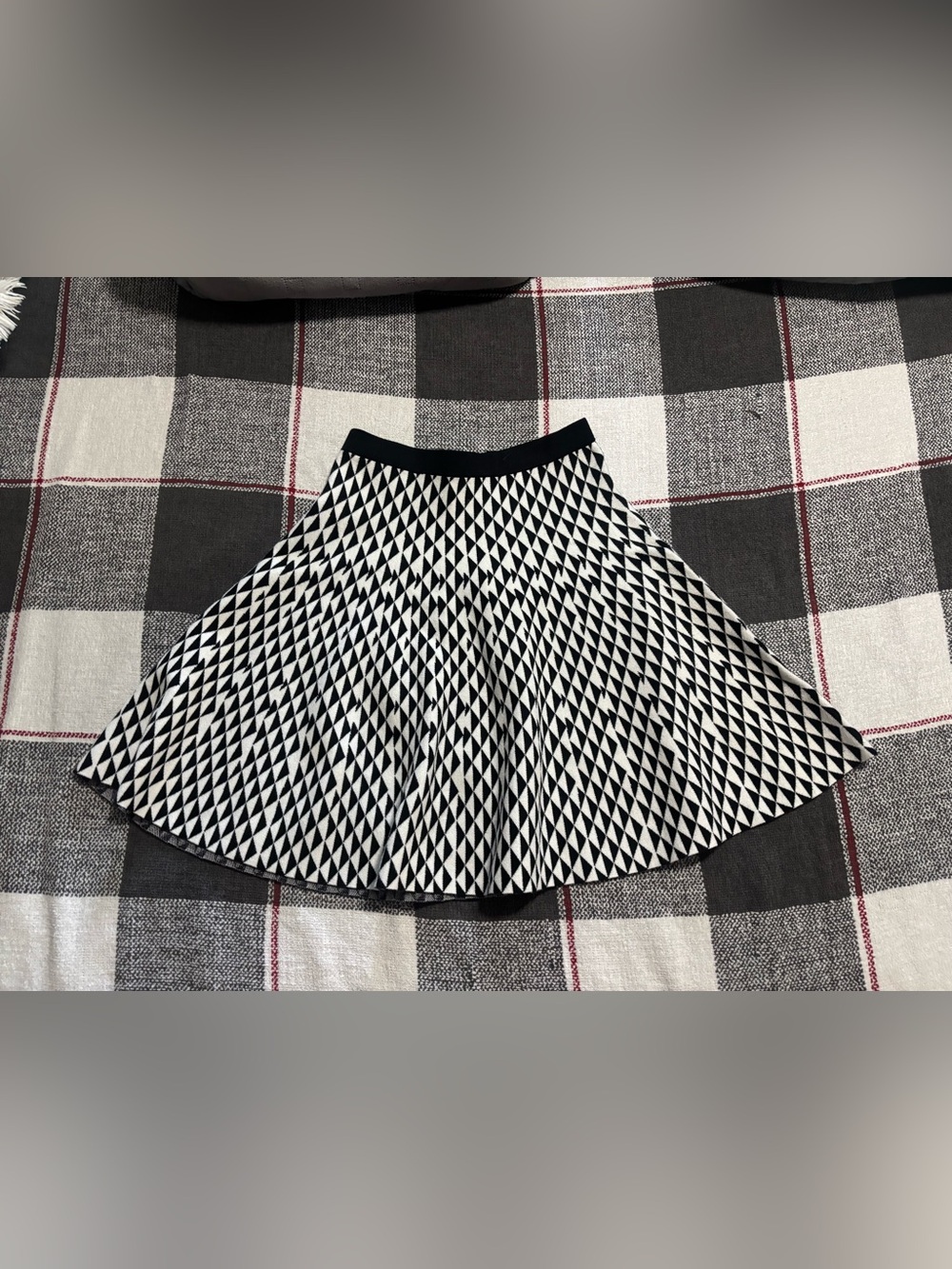 Women’s Black & White Geometric Flared Skirt